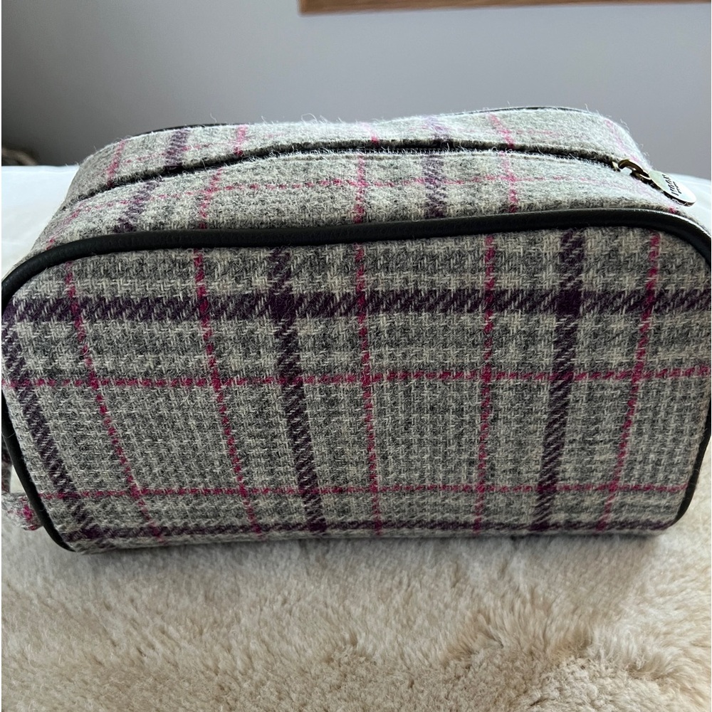 Women’s MOON tweed toiletry bag.